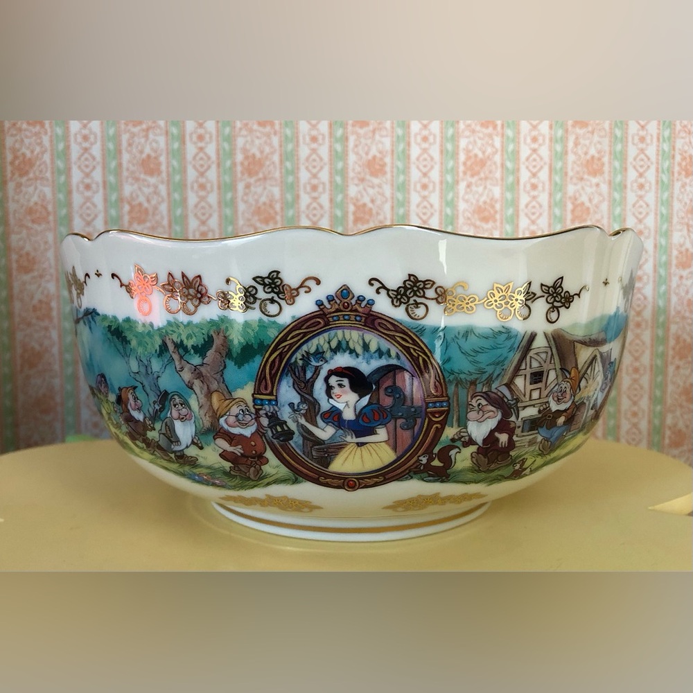 Disney/Lenox Anniversary Bowl - Snow White